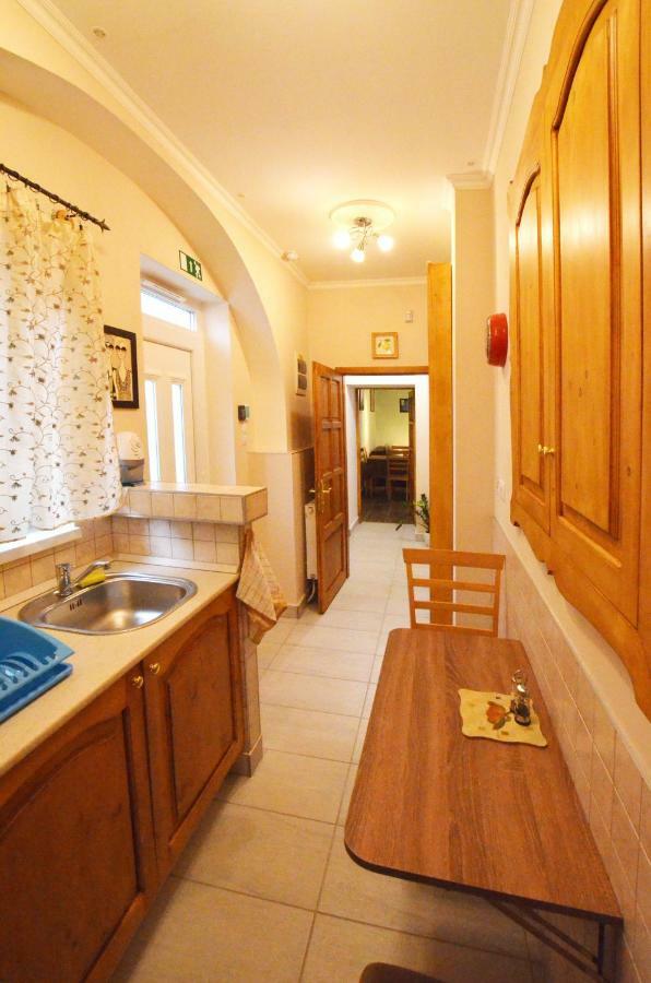 Appartement Bathory Apartman à Eger Extérieur photo