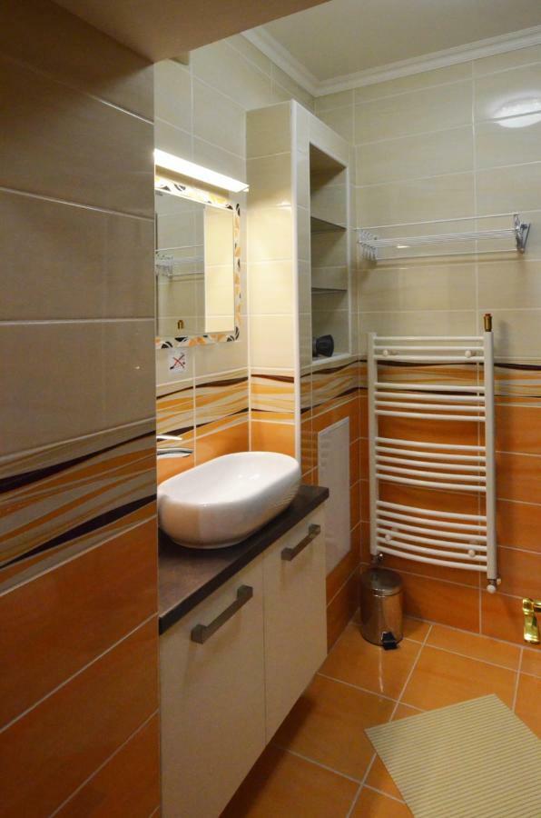 Appartement Bathory Apartman à Eger Extérieur photo