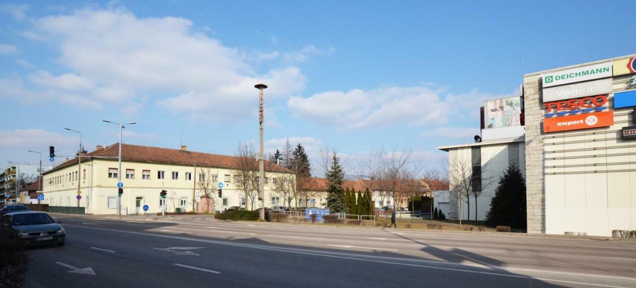 Appartement Bathory Apartman à Eger Extérieur photo